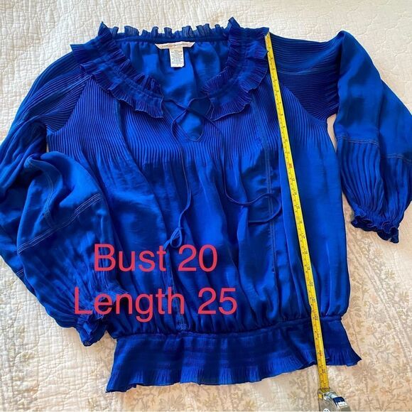 DIANE VON FURSTENBERG VINTAGE PLEATED GEORGETTE BLOUSE ROYAL BLUE 6 - Picture 11 of 11